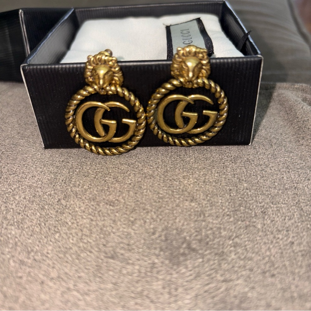 Gucci Gold lionhead vintage earrings